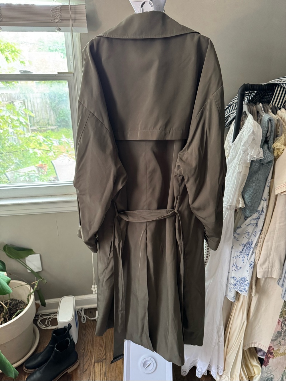 The Frankie Shop Mavis Oversized Trench in Khaki size XS/S - Picture 6 of 9